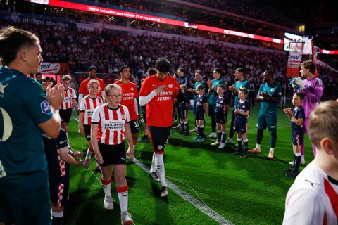 Ajax komt met bijzonder gebaar voor kampioen PSV: 'Het is goed om respect te tonen'