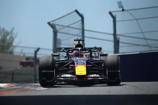 Max Verstappen begint Grand Prix van Miami met hoopvolle vrije training, problemen bij Mercedes