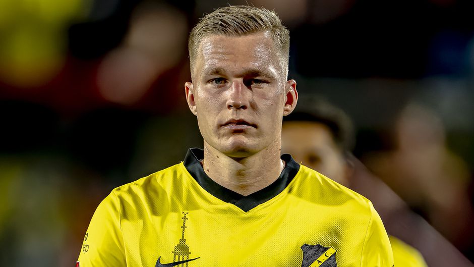 NAC-verdediger Boy Kemper is er niet gerust op tegen Excelsior: 'Het lijken wel handbaluitslagen'