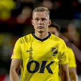 NAC-verdediger Boy Kemper is er niet gerust op tegen Excelsior: 'Het lijken wel handbaluitslagen'