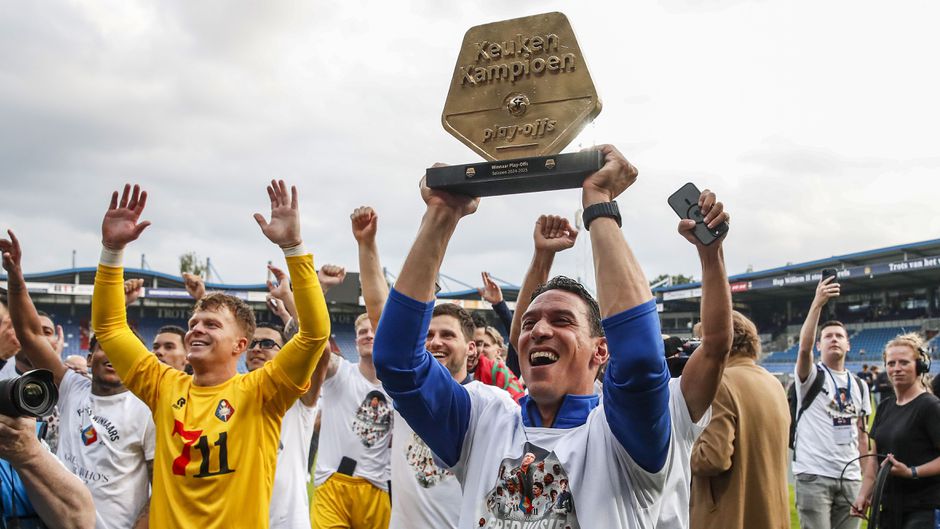 Nieuwe roep om enorme verandering in Nederlands voetbal na succes Telstar: 'Kijk naar Engeland'