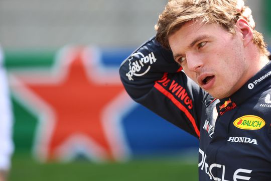 Buitenlandse media kritisch op 'kwetsbare' Max Verstappen na bizarre race: 'Titel is ver weg'