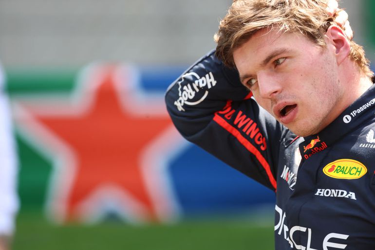 Buitenlandse media kritisch op 'kwetsbare' Max Verstappen na bizarre race: 'Titel is ver weg'