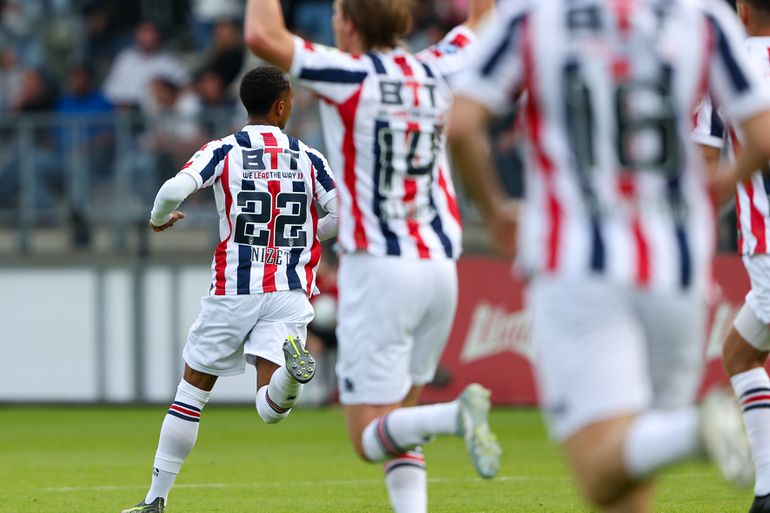LIVE play-offs: Eredivisie-droom Telstar krijgt kleine deuk: vrije trap Willem II hobbelt met een gelukje in de lange hoek