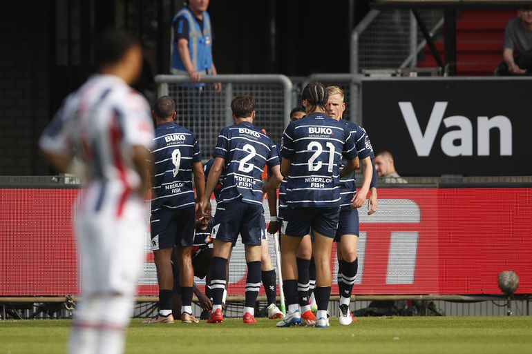 LIVE play-offs: Telstar staat met één been in de Eredivisie na rake kopbal Mees Kaandorp