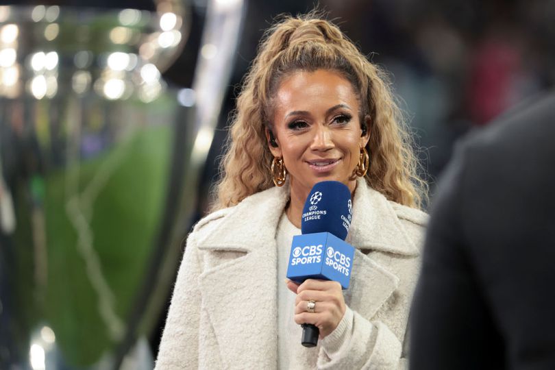 Presentatrice zorgt voor grote hilariteit bij finale Champions League na foto in opmerkelijke outfit image