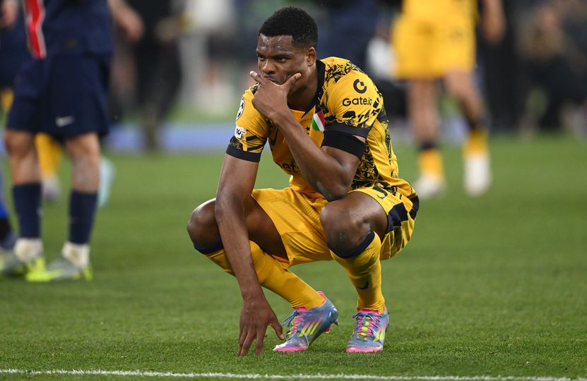 Openhartige Denzel Dumfries deelt gevoelens na verloren finale met Inter: 'Moeilijk te accepteren' image