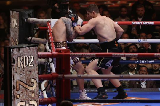 Rico Verhoeven trapt deuren in bij bokswereld: 'Dit vraagt alleen maar om meer'