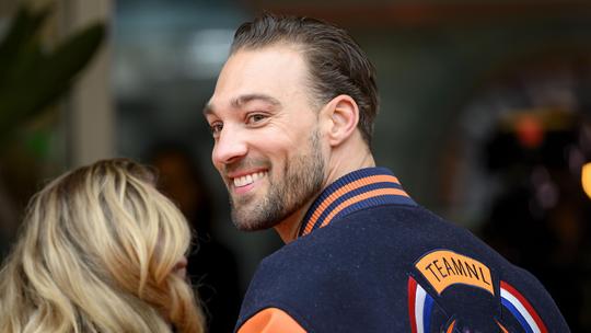 Schaatsicoon Kjeld Nuis roept bewondering op met bijzonder verhaal: 'Ik lig er al zo bij'