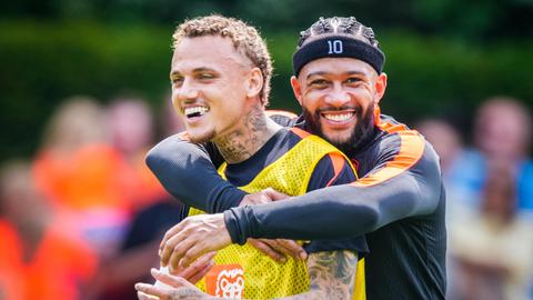 Oud-topvoetballer (46) hekelt negativiteit rondom Memphis Depay: 'Als wij iets raar vinden…'