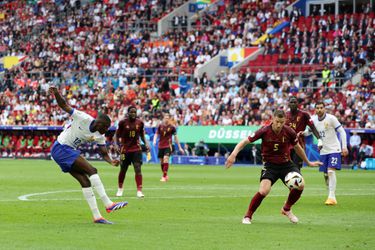 Gelukkig Frankrijk stuurt België dankzij pechvogel Jan Vertonghen naar huis op EK