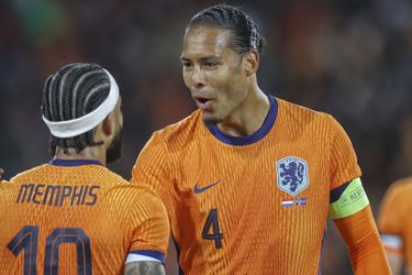 Dit is de reden dat Memphis Depay, Virgil van Dijk en Xavi Simons niet met hun achternaam op hun shirt spelen tegen Engeland