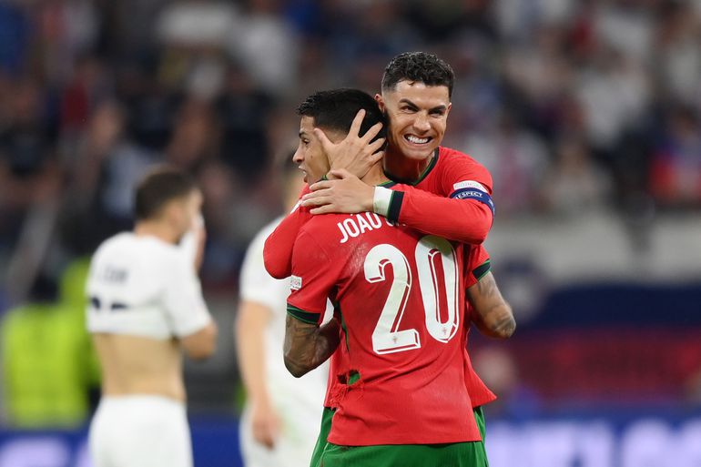 Portugal ontsnapt op EK na penalty's: heldenrol keeper Diogo Costa, opluchting bij Cristiano Ronaldo