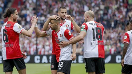 Feyenoord is met nieuwe trainer en vier nieuwe spelers aan voorbereiding begonnen