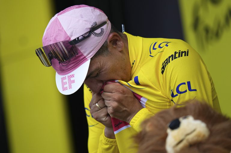 Uitslagen en klassementen Tour de France 2024 | Tadej Pogacar neemt het geel van Richard Carapaz over, Jonas Vingegaard op achterstand
