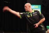 Topdarter Michael van Gerwen beleeft 'emotioneel moment' na relatiebreuk: 'Alles kwam eruit'