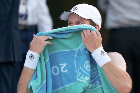 Botic van de Zandschulp overleefde achtbaan op Wimbledon: 'De ballenkinderen gleden ook uit'