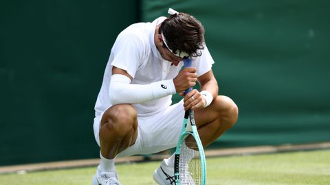 Halve finalist van Roland Garros gaat op Wimbledon in eerste ronde onderuit tegen qualifier