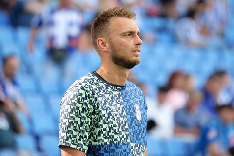 Transfervrije doelman Jasper Cillessen duikt op bij Nederlandse club: 'De deur staat op een kier'