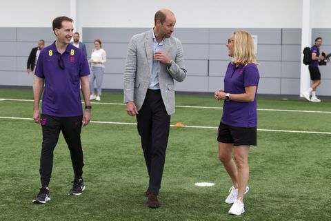 Topcoach Sarina Wiegman krijgt compliment in onderonsje met prins William: 'Daar kunnen de mannen wat van leren'