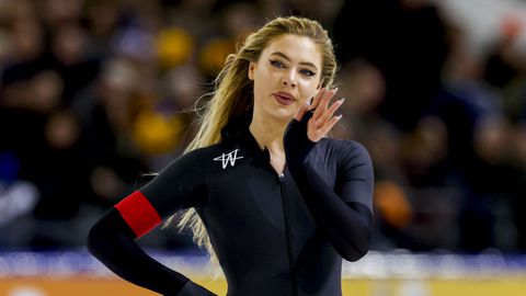 Topschaatsster Jutta Leerdam schittert bij fotoshow op vertrouwde locatie