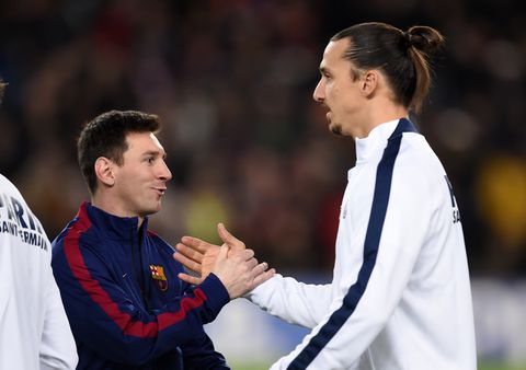 Voetballegende Zlatan Ibrahimovic sloopt teamgenoten Lionel Messi totaal: 'Het zijn standbeelden'