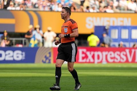 WK-scheidsrechter Danny Makkelie langs de meetlat gelegd in Nederland: 'Dat is hem van harte gegund'