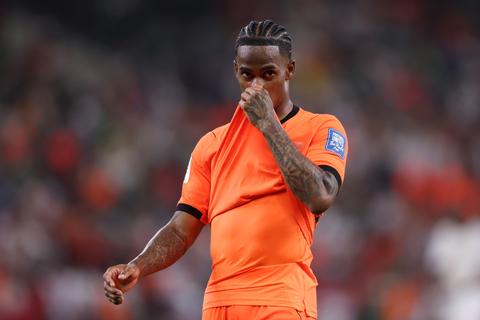 FIFA grijpt in na racisme tegen internationals op WK voetbal