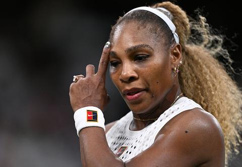 'Arrogante' Serena Williams krijgt ervan langs op Wimbledon na opmerkelijk besluit: 'Regels zijn regels'