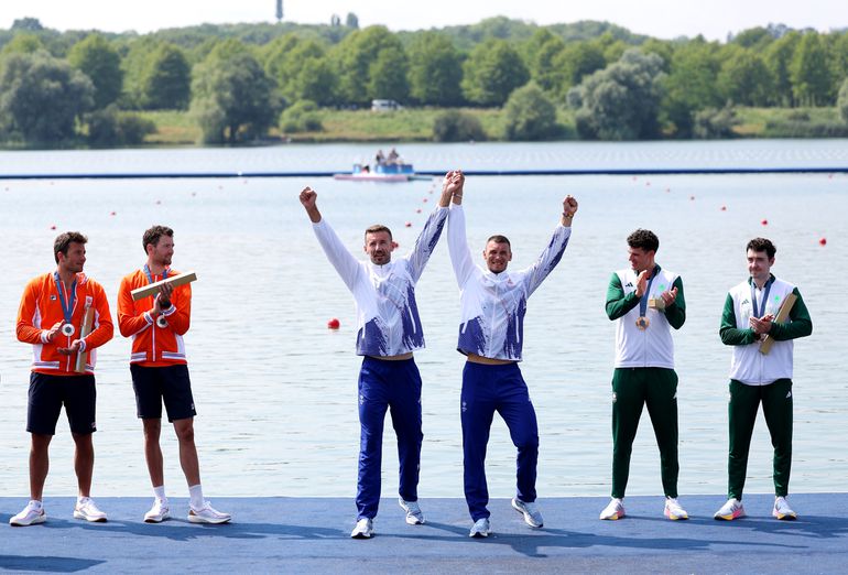 Nederlandse roeiers Melvin Twellaar en Stef Broenink zorgen voor tweede zilver Nederland op Olympische Spelen