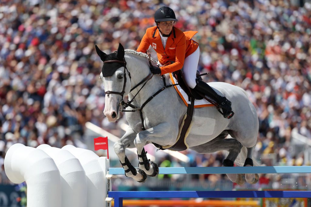 Oranje-springruiters met verrassende deelnemer overtuigend naar finale op Olympische Spelen