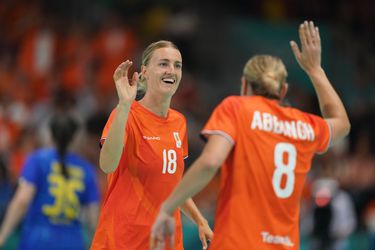 Handbalsters mogen ondanks tegenvaller Estavana Polman nieuw hotel uitzoeken na zege op Olympische Spelen