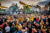 Vitesse-fans in het centrum van Arnhem ©ANP