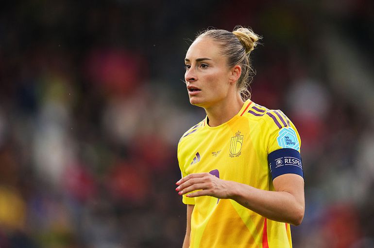 Voetbalster (32) haalt na 'EK vol bagger' uit naar bond: 'We lopen achter op andere landen'