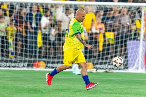 Oranje-legende Wesley Sneijder duikt op onverwachte plek op voor wedstrijd: 'Ik kan niet wachten'