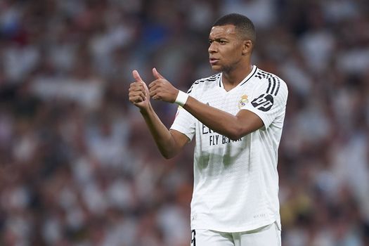 Kylian Mbappé eindelijk los bij Real Madrid met eerste goals, ploeggenoot Vinicius speelt belangrijke rol