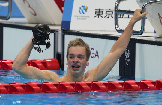 Paralympisch zwemmer Rogier Dorsman verliest medaille op 100 meter rugslag in laatste meters