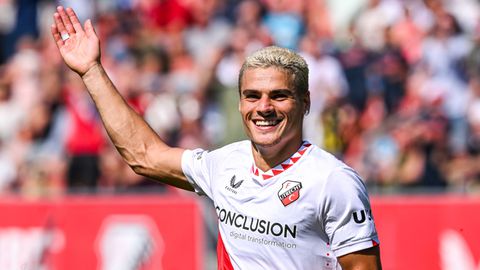 FC Utrecht wint na zéér opvallend en langdurig VAR-moment van FC Twente