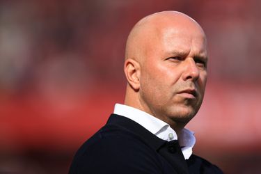 Drama voor Arne Slot en Liverpool in laatste uren van transfermarkt: deal met verdediger ketst alsnog af