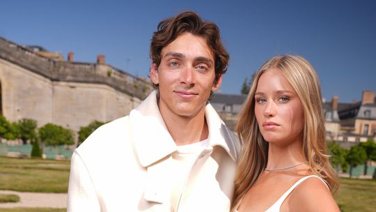 Polsstokfenomeen schreeuwt het uit bij zien van speciale beelden van zijn verloofde (24): 'Dayum!'