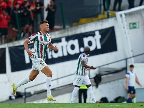 Na Pierre van Hooijdonk komt ook zoon Sydney met nieuws: 'Heel blij weer terug te zijn'