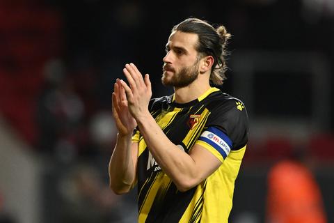 Nederlandse topvoetballer Wesley Hoedt (32) pronkt met nieuwe vriendin na transfer en breuk met Emma Heesters