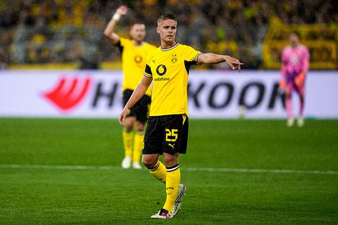 Joey Veerman geeft assist op ex-teamgenoot in bekerduel met Borussia Dortmund