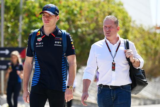 Max Verstappen krijgt kritiek van vader Jos over omgang met stiefdochter Penelope