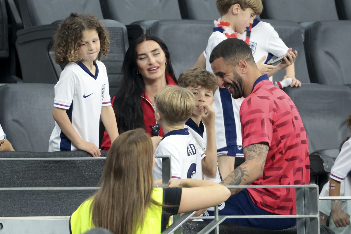 Hoe vrouw van Kyle Walker op slimme wijze financieel profiteert van haar vreemdgaande man