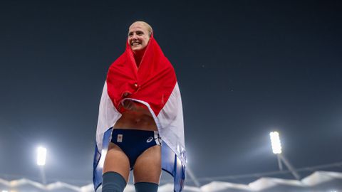 Nederlands topatlete (29) verpulvert concurrentie met fenomenaal optreden op WK: 'Een icoon van de sport'