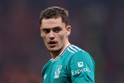 Dringende oproep van Liverpool-legende aan trainer Arne Slot: 'Hij veroorzaakt totale chaos'