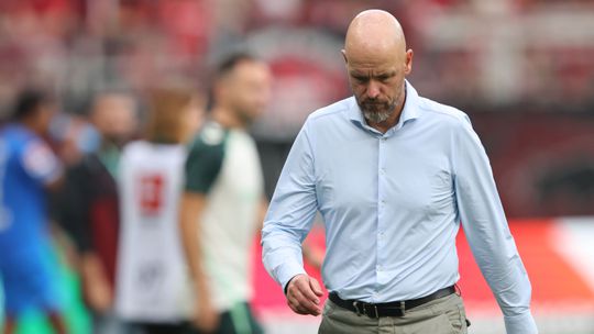 'Karaktermoord' op Erik ten Hag laat diepe sporen na: 'De strontkar is over hem uitgegooid'