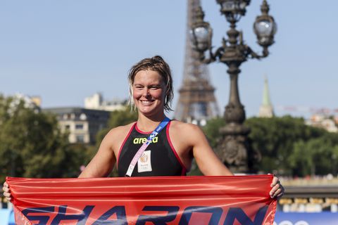 Olympisch zwemicoon Sharon van Rouwendaal openhartig over afscheid: 'Hij rijdt nog steeds rondjes door het dorp'