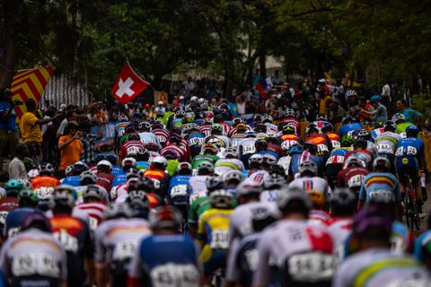 Wielerwereld rouwt om overlijden geliefde Nederlander (77): 'Een van de allergrootste helden'